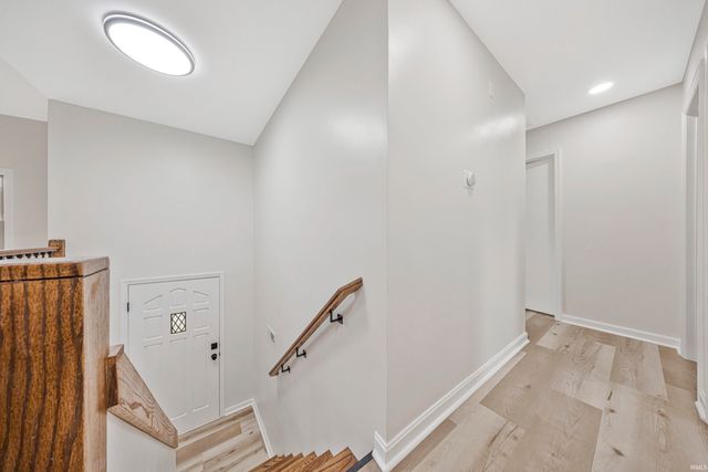 7255 Oakdale Drive, Newburgh, IN 47630