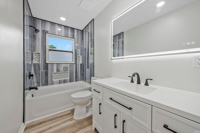7255 Oakdale Drive, Newburgh, IN 47630