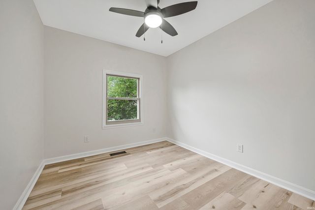 7255 Oakdale Drive, Newburgh, IN 47630