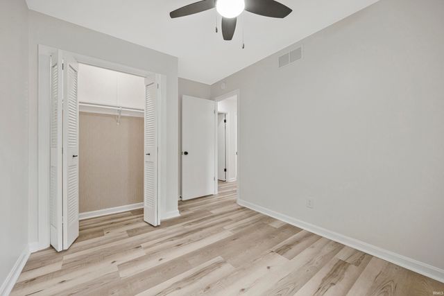 7255 Oakdale Drive, Newburgh, IN 47630