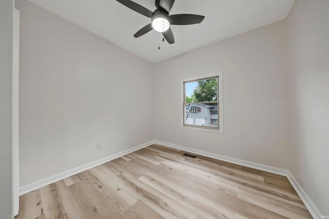 7255 Oakdale Drive, Newburgh, IN 47630
