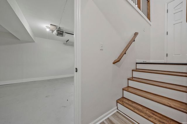 7255 Oakdale Drive, Newburgh, IN 47630