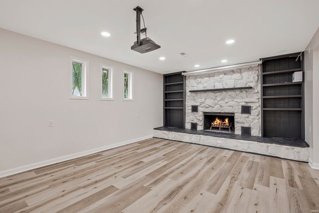 7255 Oakdale Drive, Newburgh, IN 47630