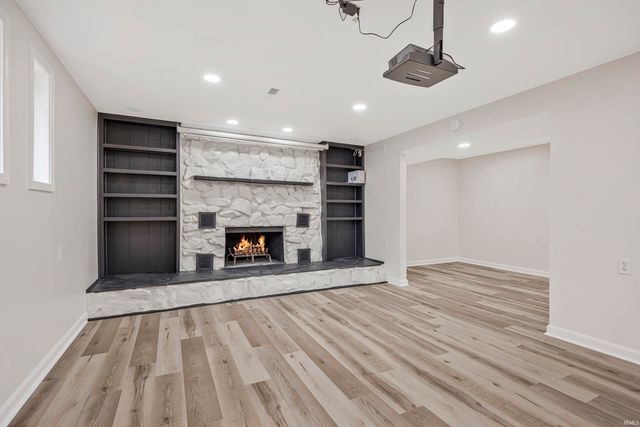 7255 Oakdale Drive, Newburgh, IN 47630