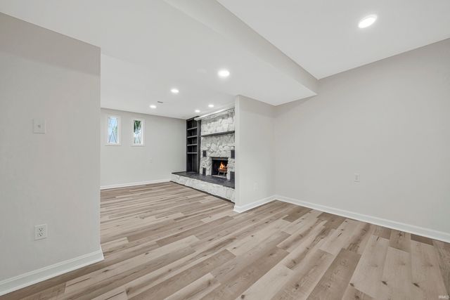 7255 Oakdale Drive, Newburgh, IN 47630