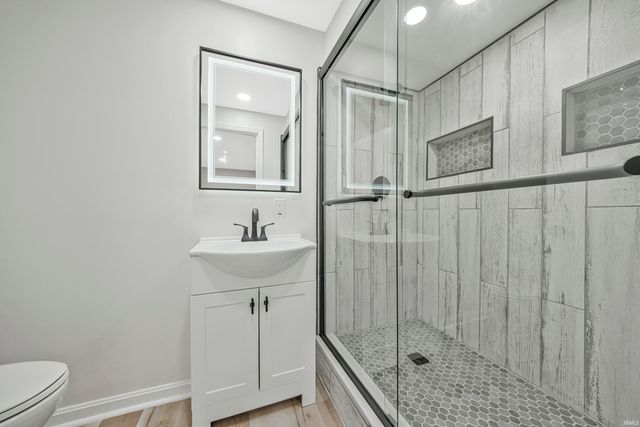 7255 Oakdale Drive, Newburgh, IN 47630