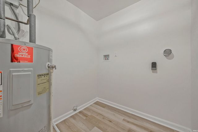 7255 Oakdale Drive, Newburgh, IN 47630
