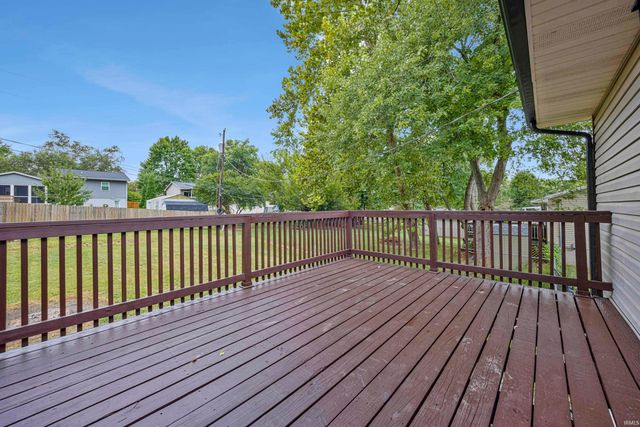 7255 Oakdale Drive, Newburgh, IN 47630