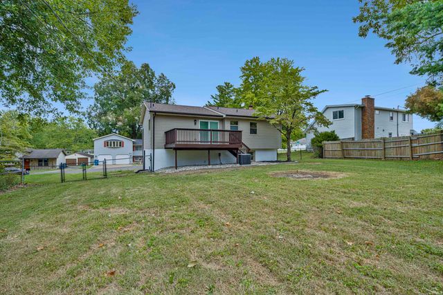7255 Oakdale Drive, Newburgh, IN 47630