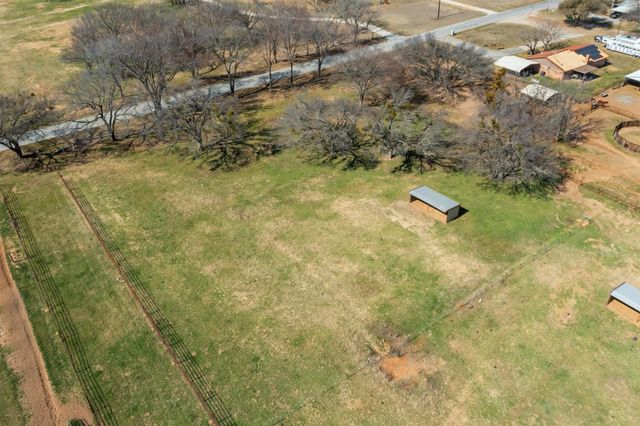 700 Gilliland Road, Springtown, TX 76082