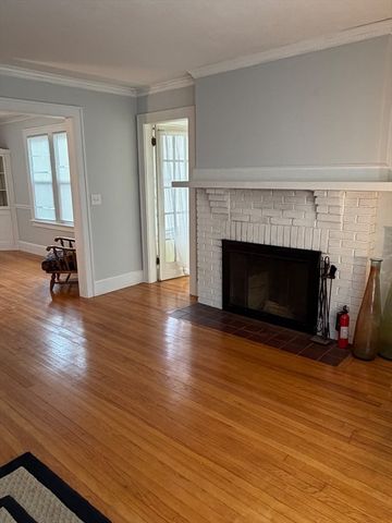 16 Fenimore Blvd, Springfield, MA 01108