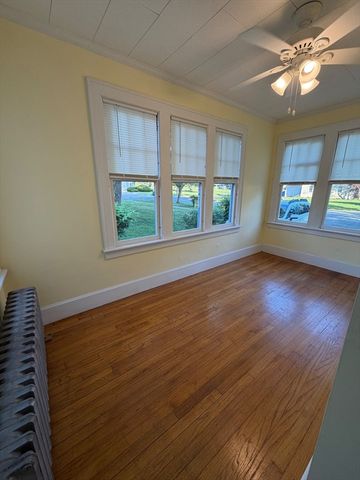 16 Fenimore Blvd, Springfield, MA 01108