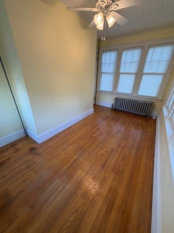 16 Fenimore Blvd, Springfield, MA 01108