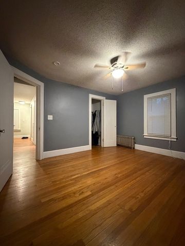 16 Fenimore Blvd, Springfield, MA 01108