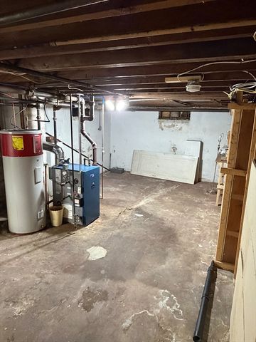 16 Fenimore Blvd, Springfield, MA 01108