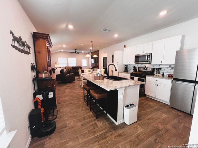 4414 Lake Ritter, St Hedwig, TX 78152