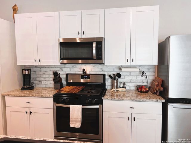 4414 Lake Ritter, St Hedwig, TX 78152