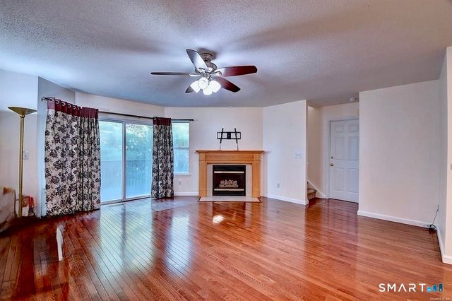 51 Florence Way 51, Farmington, CT 06032