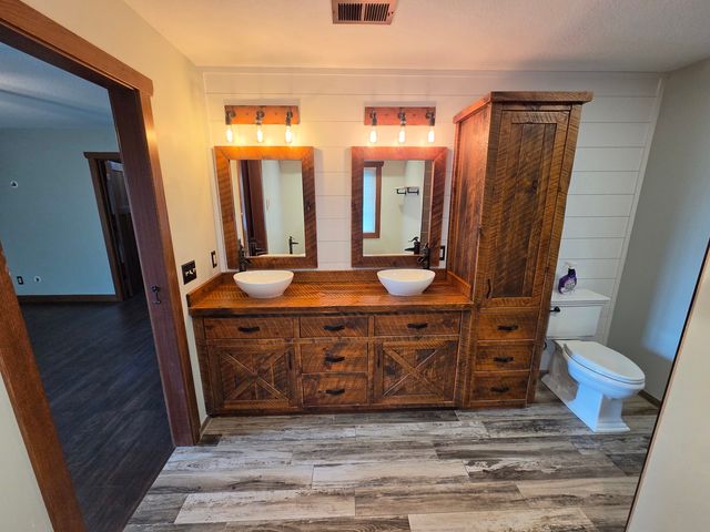 6809 RIDGES Court, Bettendorf, IA 52722