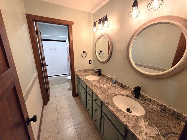 6809 RIDGES Court, Bettendorf, IA 52722