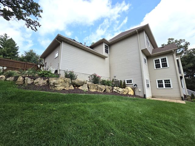 6809 RIDGES Court, Bettendorf, IA 52722