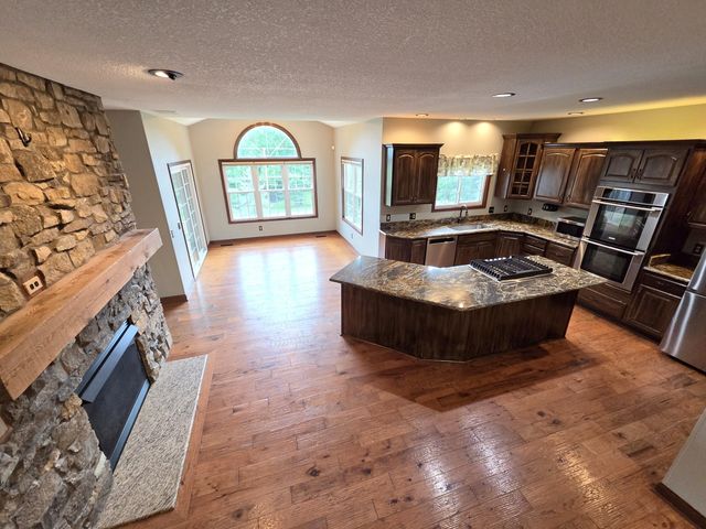 6809 RIDGES Court, Bettendorf, IA 52722