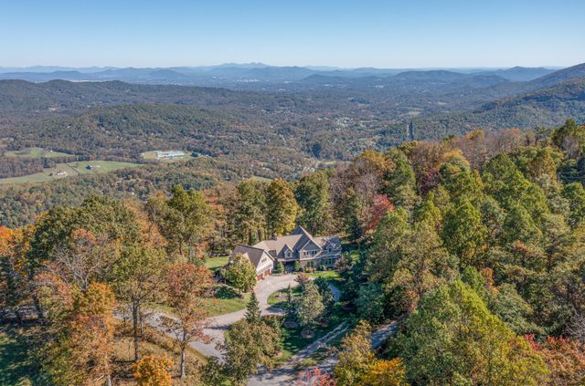 8828 Willett LN, Bent Mountain, VA 24059