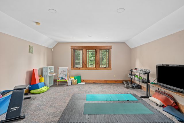 8828 Willett LN, Bent Mountain, VA 24059