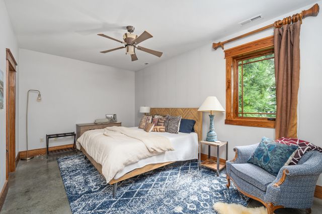 8828 Willett LN, Bent Mountain, VA 24059