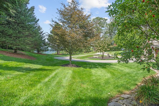 8828 Willett LN, Bent Mountain, VA 24059