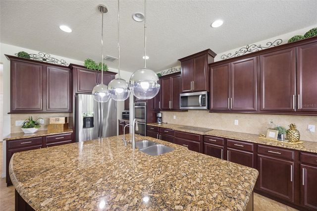 3899 MT VERNON WAY, Kissimmee, FL 34741