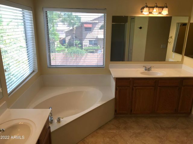 1710 W HOUSTON Avenue, Gilbert, AZ 85233