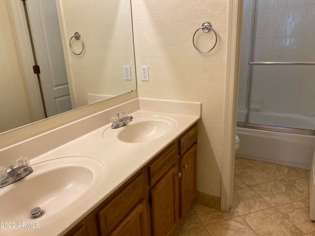 1710 W HOUSTON Avenue, Gilbert, AZ 85233