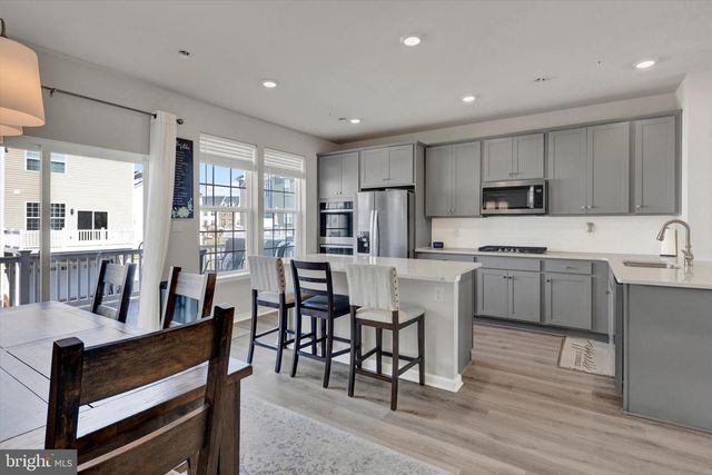 423 SMITHWORKS BLVD, Phoenixville, PA 19460