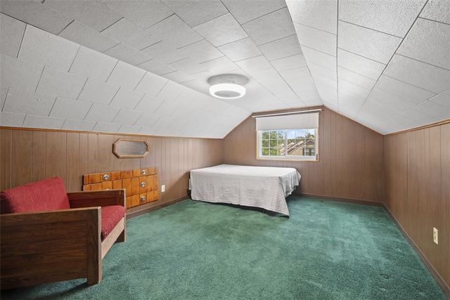 308 Sandy Dr, Shaler, PA 15116