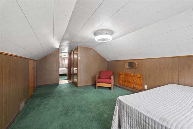 308 Sandy Dr, Shaler, PA 15116