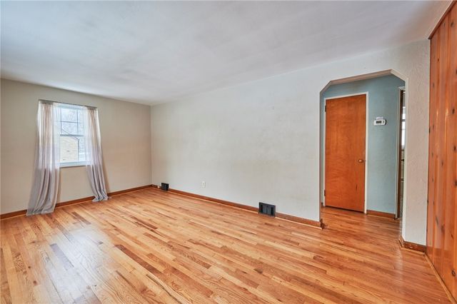 308 Sandy Dr, Shaler, PA 15116