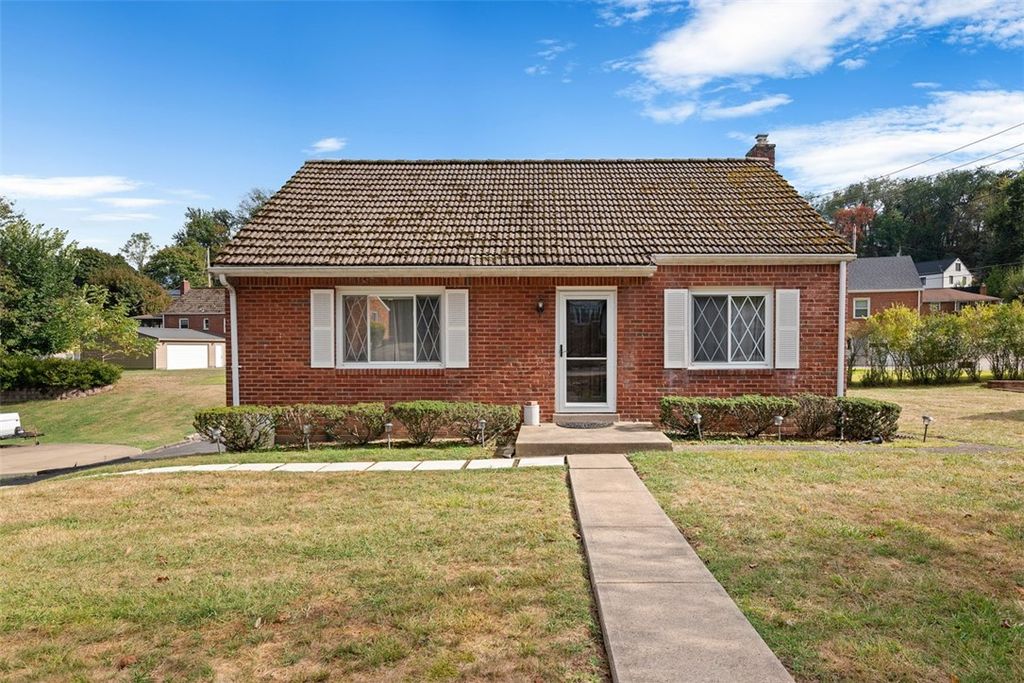 308 Sandy Dr, Shaler, PA 15116