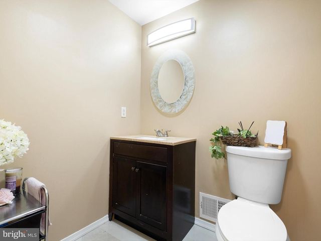 1 CYMBAL CT, Newark, DE 19702