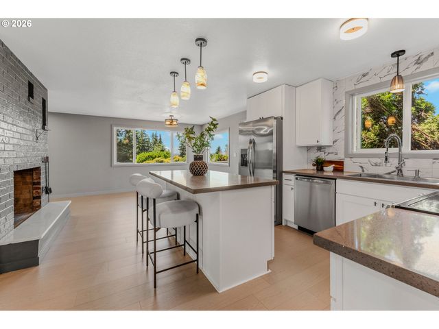 8318 Se MIDDLE Way, Vancouver, WA 98664