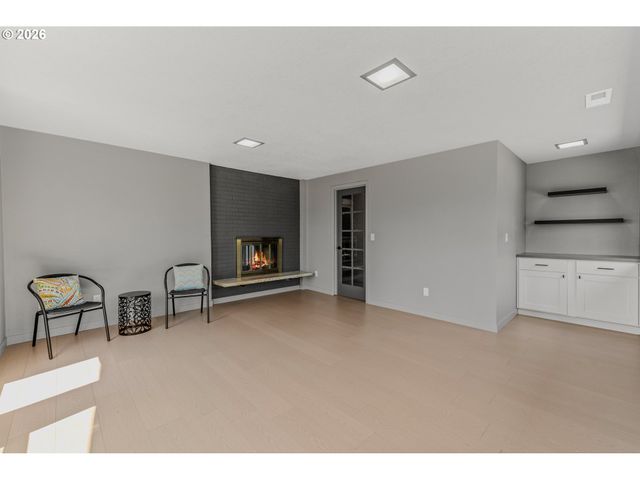 8318 Se MIDDLE Way, Vancouver, WA 98664