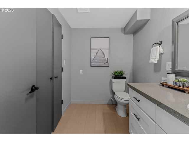 8318 Se MIDDLE Way, Vancouver, WA 98664