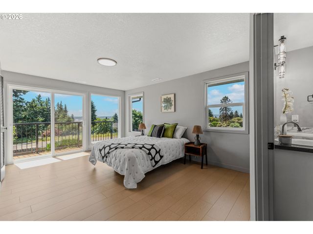8318 Se MIDDLE Way, Vancouver, WA 98664