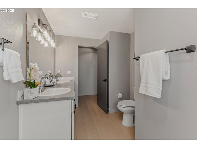 8318 Se MIDDLE Way, Vancouver, WA 98664
