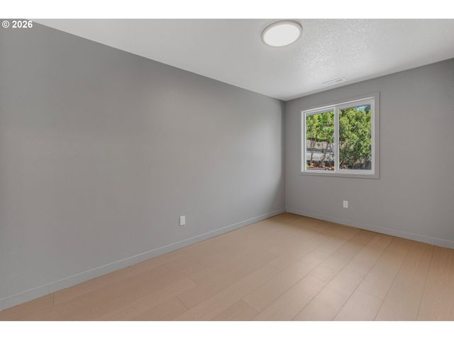 8318 Se MIDDLE Way, Vancouver, WA 98664