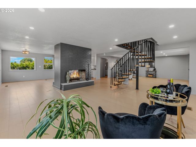 8318 Se MIDDLE Way, Vancouver, WA 98664