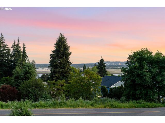 8318 Se MIDDLE Way, Vancouver, WA 98664