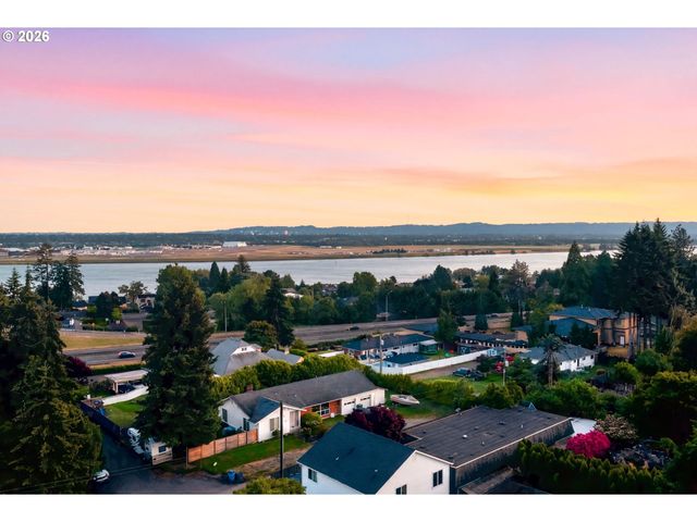 8318 Se MIDDLE Way, Vancouver, WA 98664