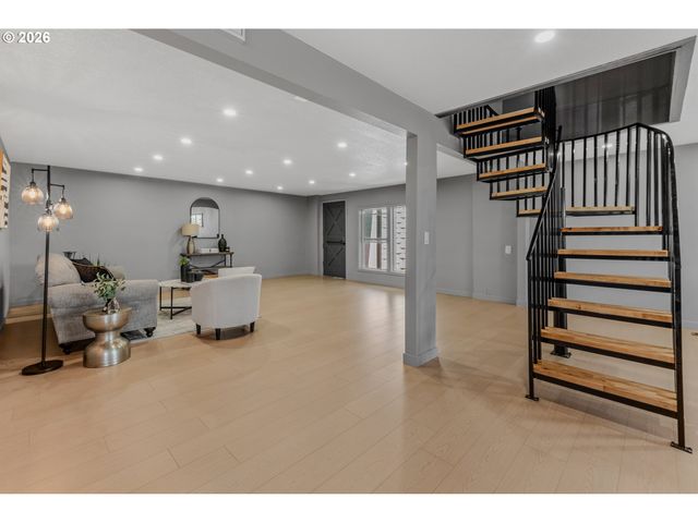 8318 Se MIDDLE Way, Vancouver, WA 98664