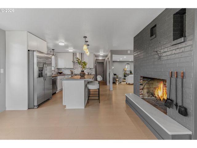 8318 Se MIDDLE Way, Vancouver, WA 98664